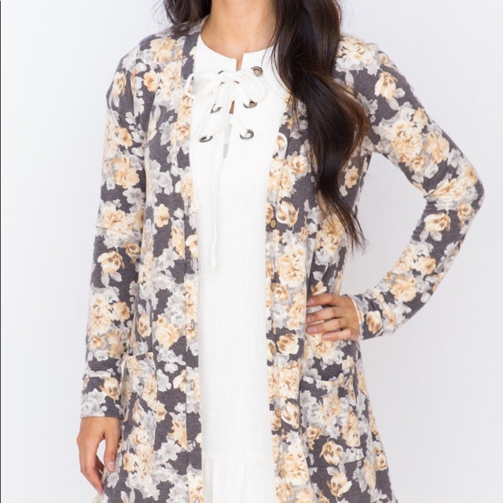 Floral Cardigan NWT! 🍋